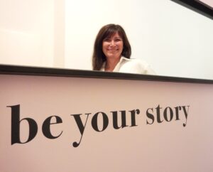Porträt Bettina Fürlinger Gründerin be your story